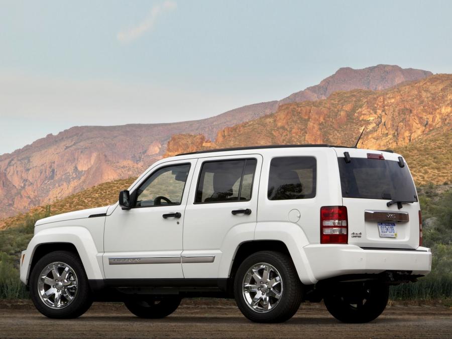  Jeep Liberty 2007 года  (фото 17 из 25)